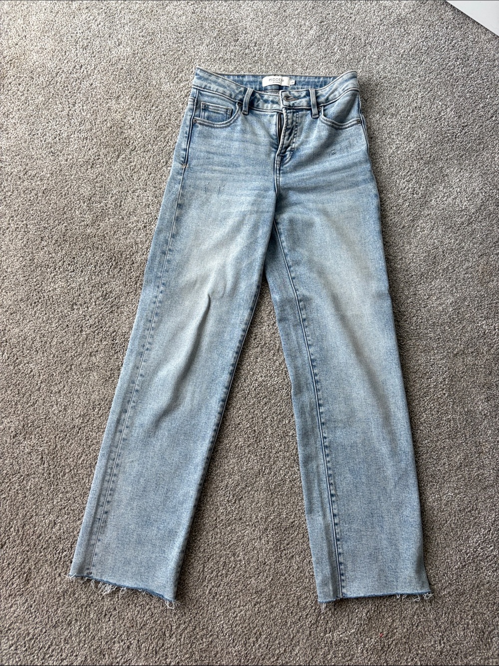High-Rise Straight Jeans in Light Blue Wash - Women